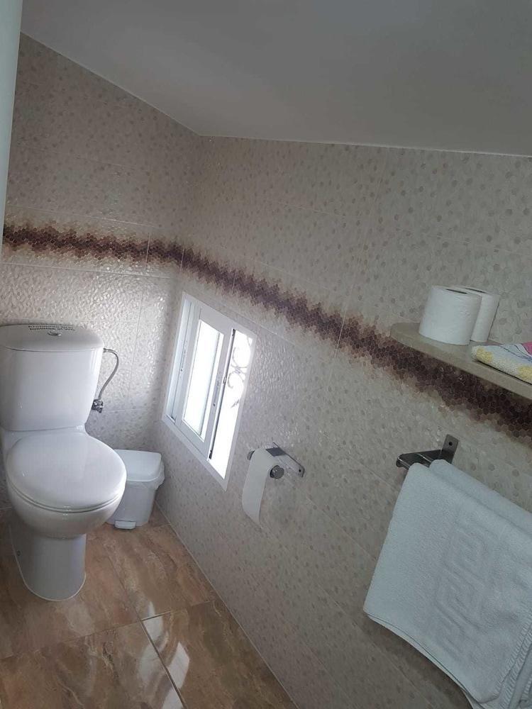 ארקוס דה לה פרונטרה Hostal Malaga מראה חיצוני תמונה