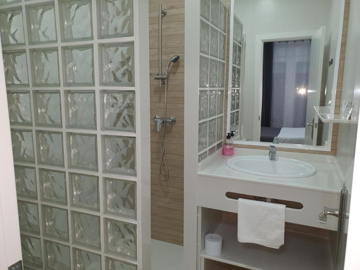 ארקוס דה לה פרונטרה Hostal Malaga מראה חיצוני תמונה