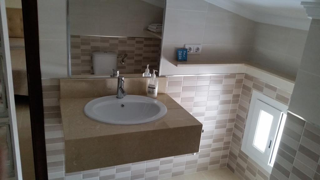 ארקוס דה לה פרונטרה Hostal Malaga מראה חיצוני תמונה
