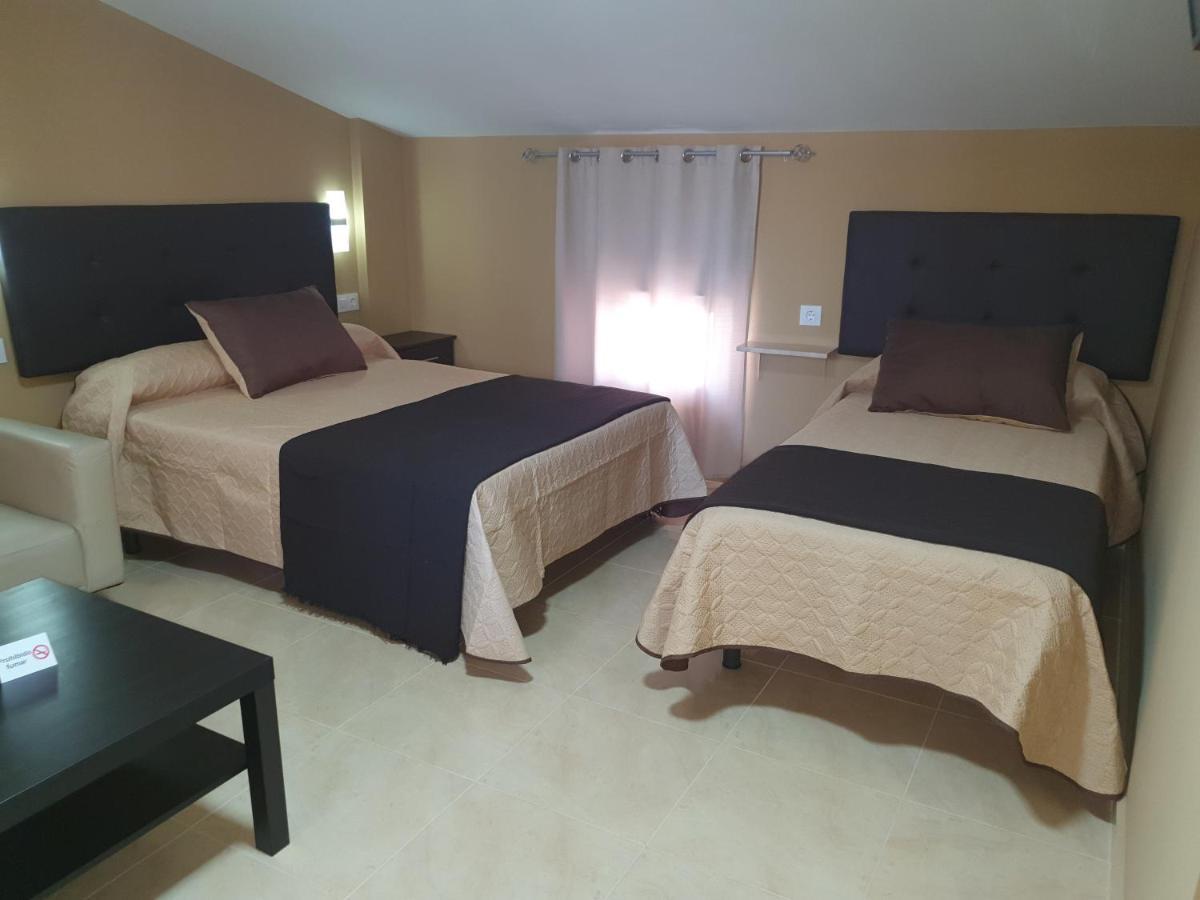 ארקוס דה לה פרונטרה Hostal Malaga מראה חיצוני תמונה