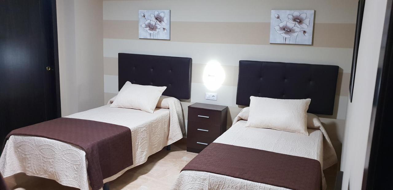ארקוס דה לה פרונטרה Hostal Malaga מראה חיצוני תמונה