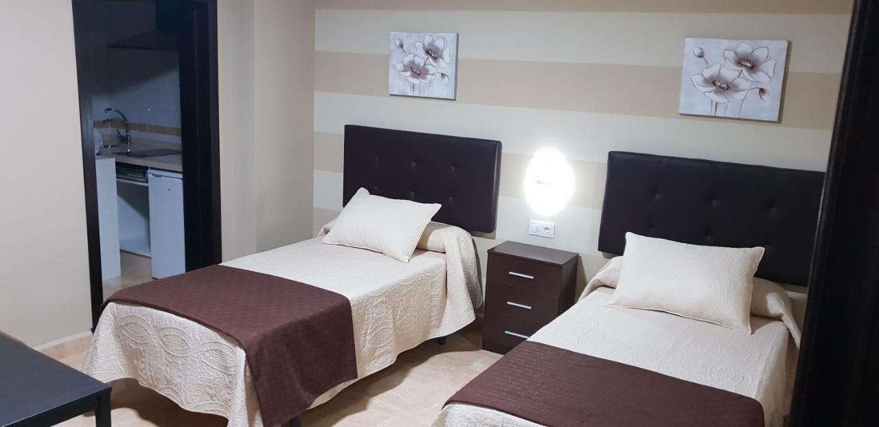 ארקוס דה לה פרונטרה Hostal Malaga מראה חיצוני תמונה